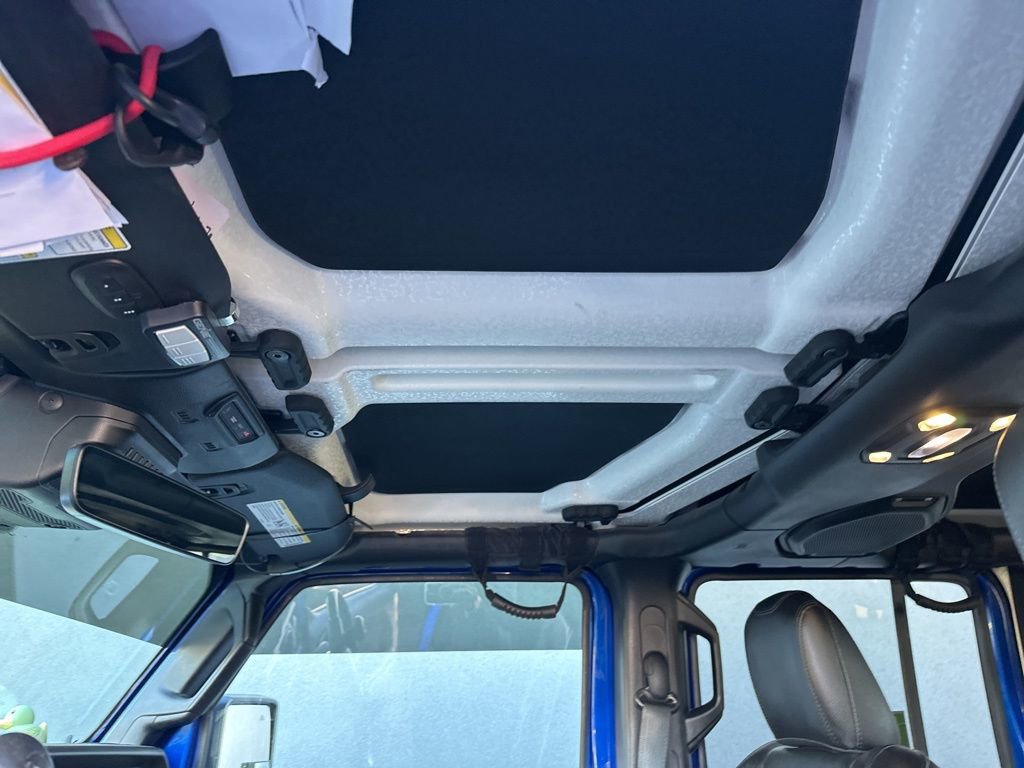 Used 2019 Jeep Wrangler Unlimited Sahara image 16