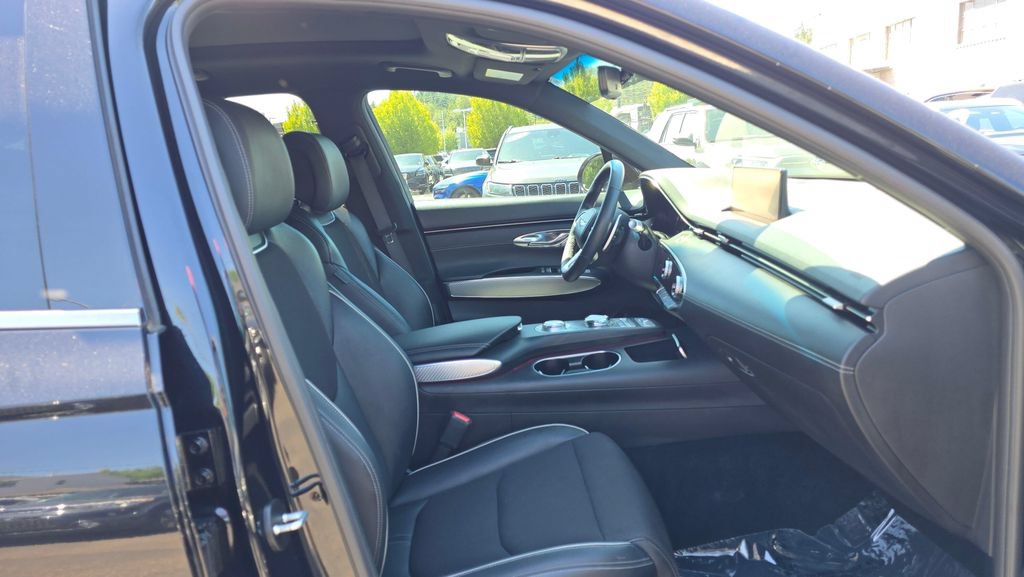 Used 2022 Genesis GV70 3.5T Sport AWD/4WD image 10