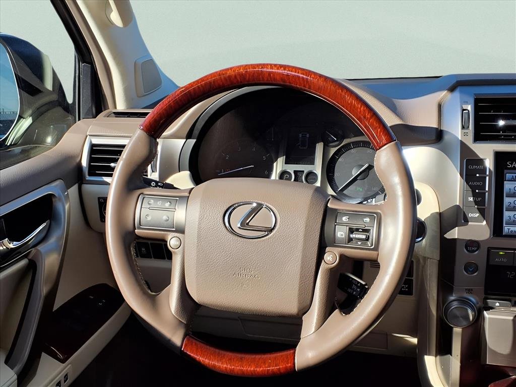 Used 2013 Lexus GX 460 image 16