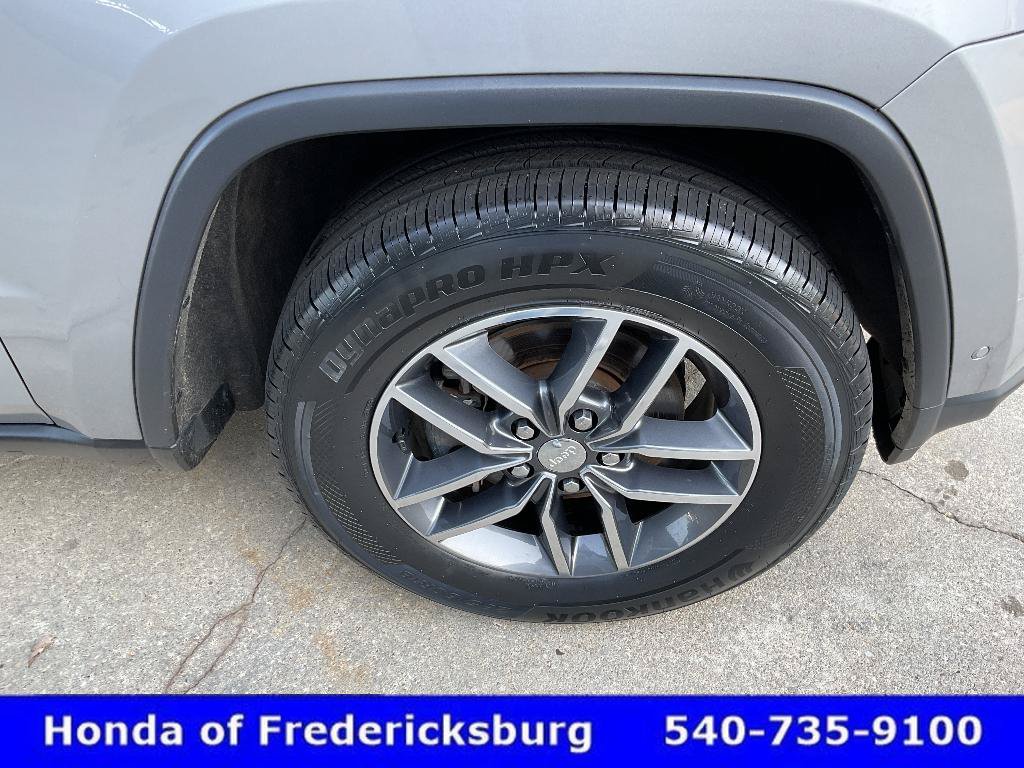 Used 2017 Jeep Grand Cherokee Limited w/ Luxury Group II AWD/4WD image 12