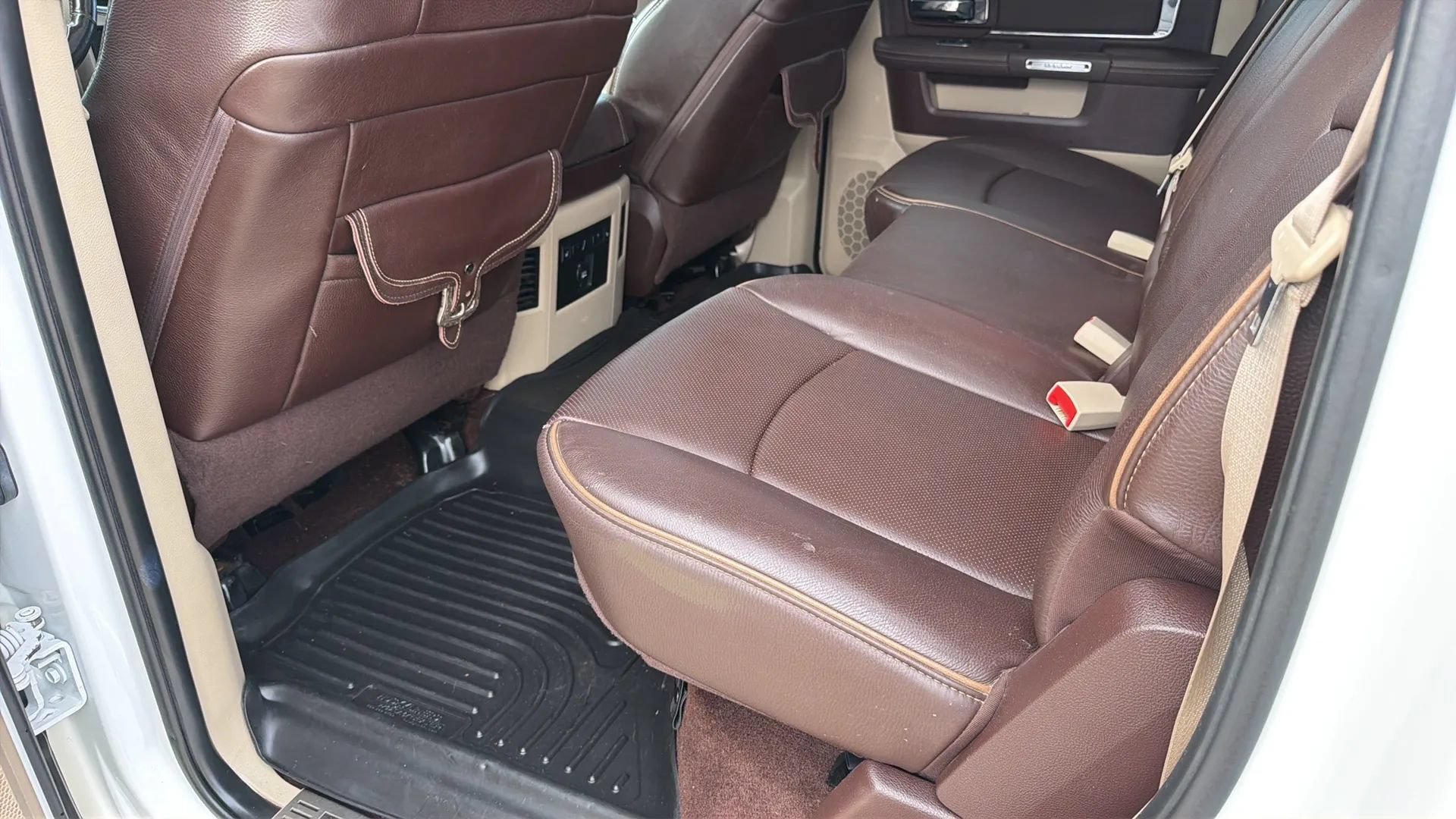 Used 2015 RAM 3500 Laramie Longhorn w/ Convenience Group AWD/4WD image 39