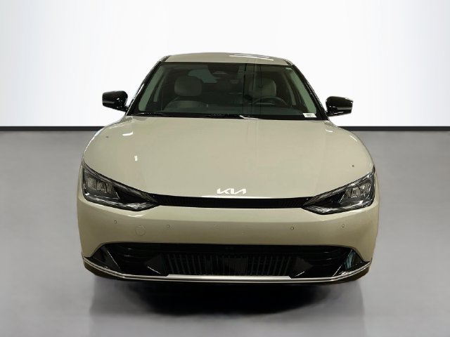 Used 2024 Kia EV6 Wind RWD image 2