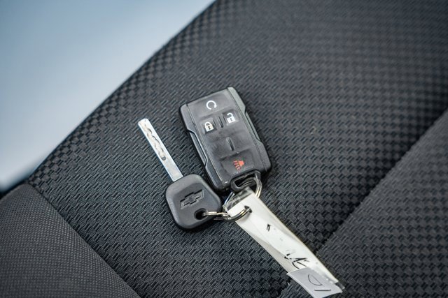 Used 2018 Chevrolet Silverado 1500 LT w/ LT Eassist Package image 46