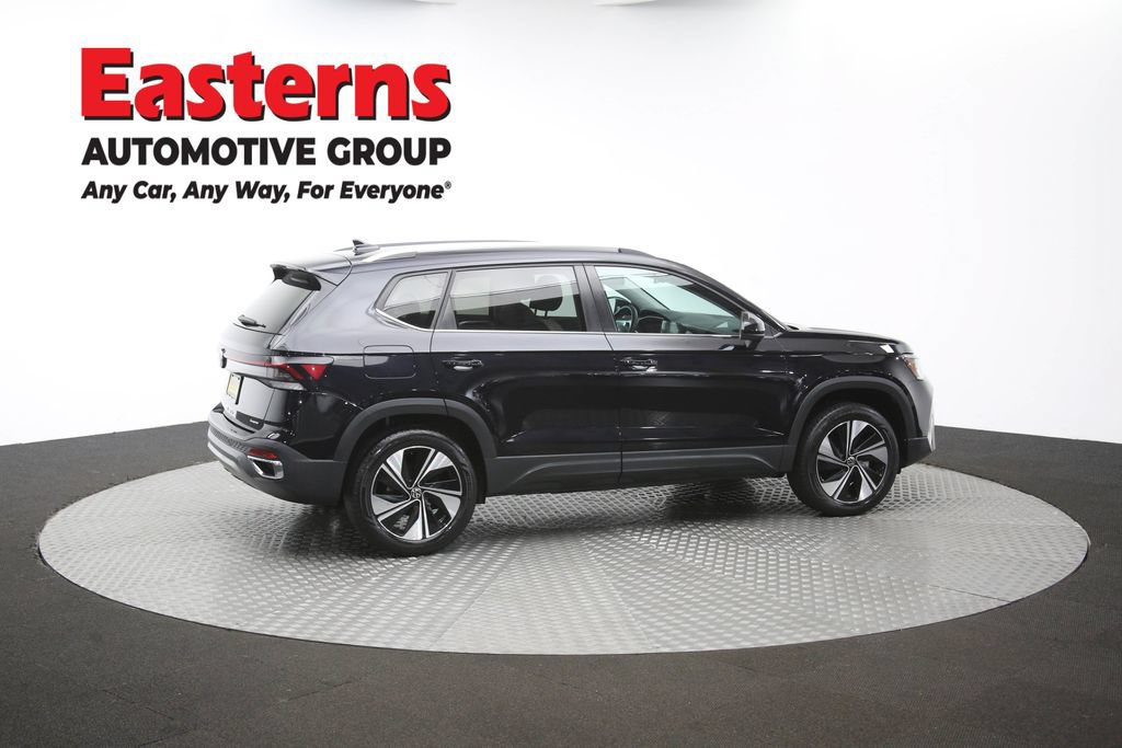 Used 2025 Volkswagen Taos SE AWD/4WD image 43
