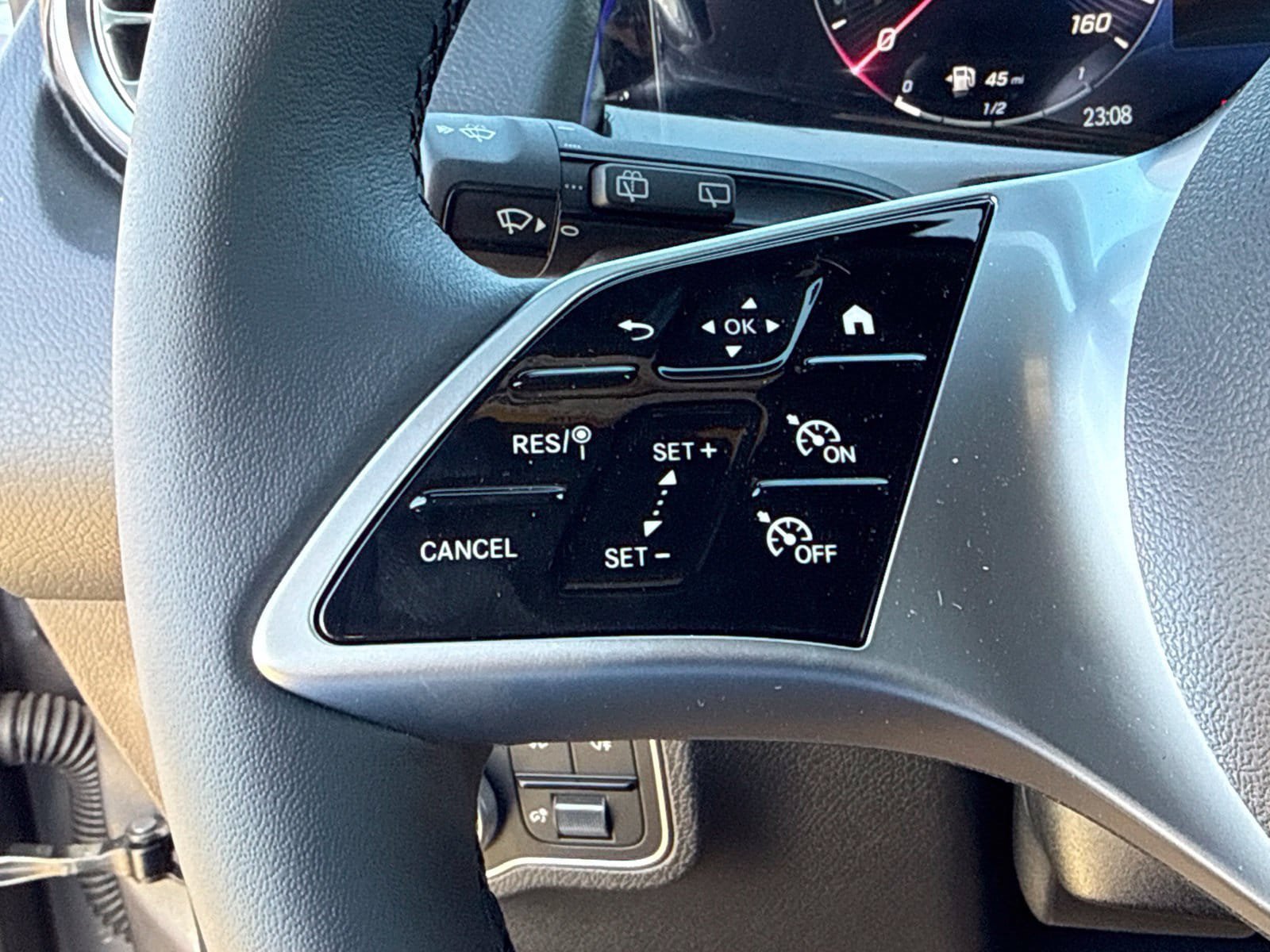 New 2026 Mercedes-Benz GLB 250 4MATIC image 22