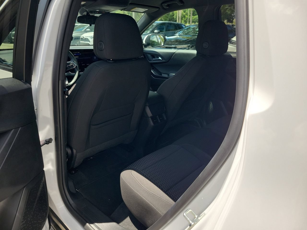 Used 2026 Chevrolet Equinox LT FWD image 8