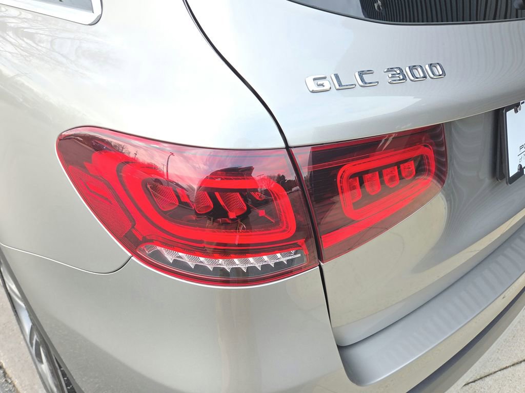 Used 2021 Mercedes-Benz GLC 300 4MATIC image 25