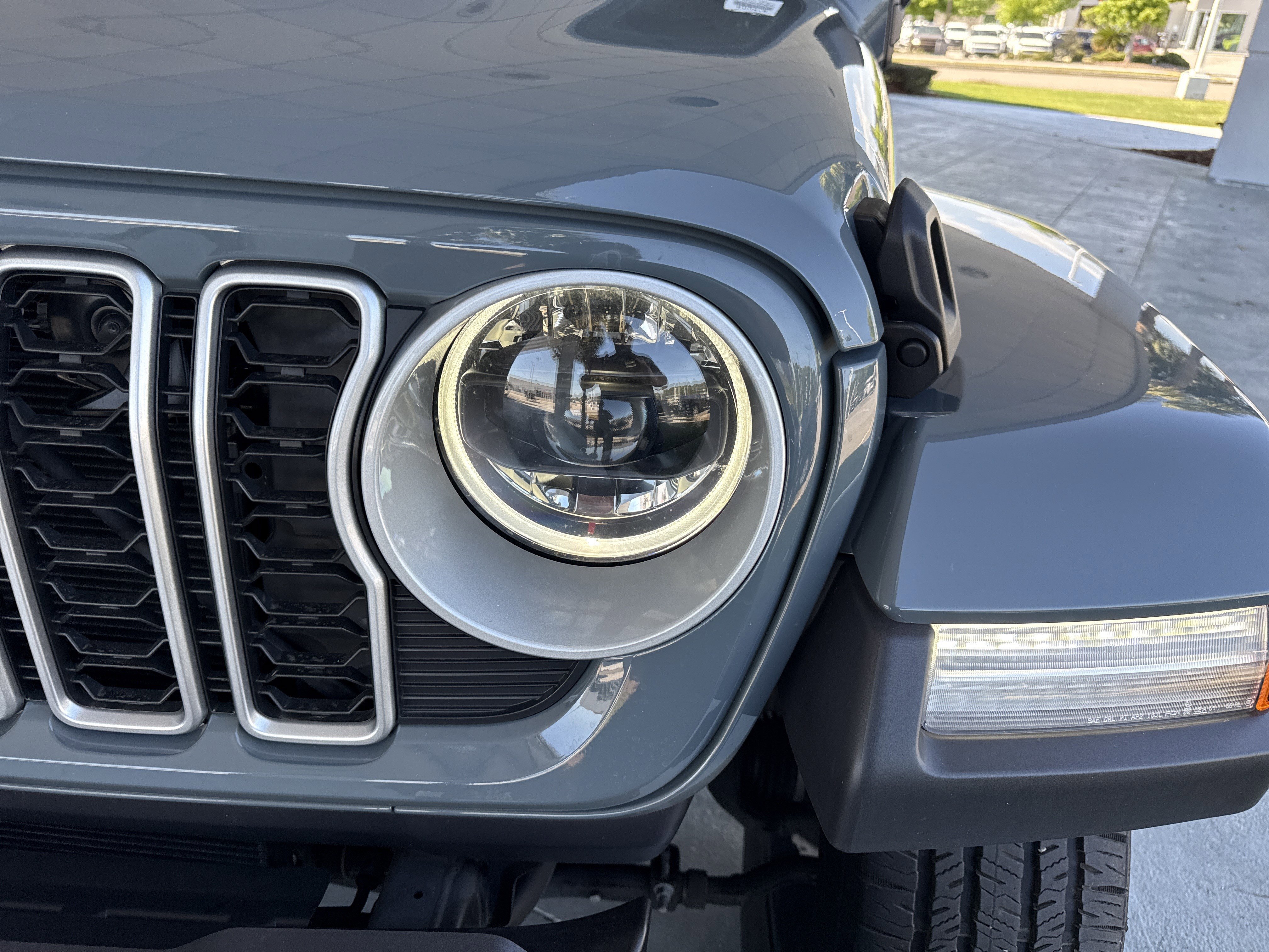 Used 2025 Jeep Wrangler Sahara w/ Safety Group image 5