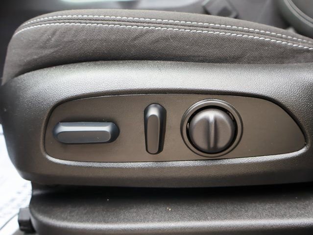 Used 2024 GMC Terrain SLE w/ Driver Convenience Package AWD/4WD image 38