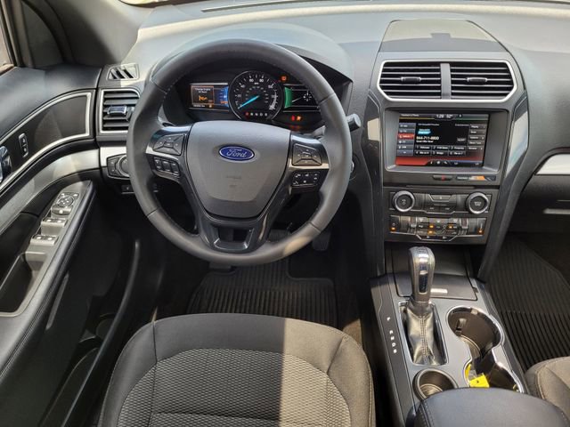 Used 2016 Ford Explorer XLT w/ Equipment Group 201A FWD image 13