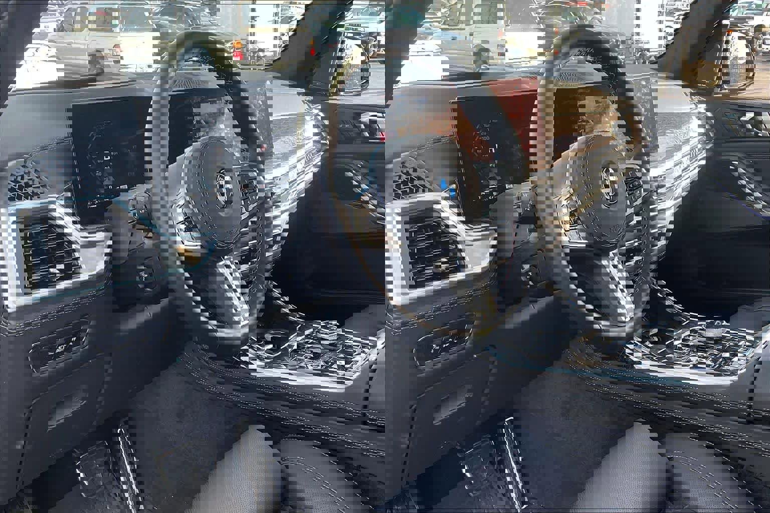 Used 2025 BMW X7 M60i image 16