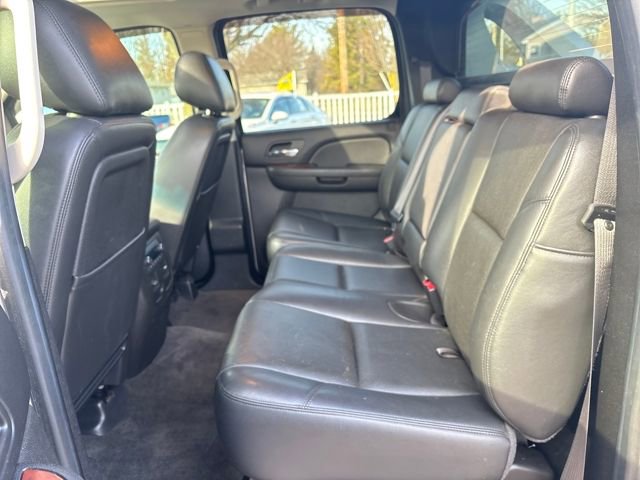 Used 2013 Chevrolet Avalanche LTZ image 25