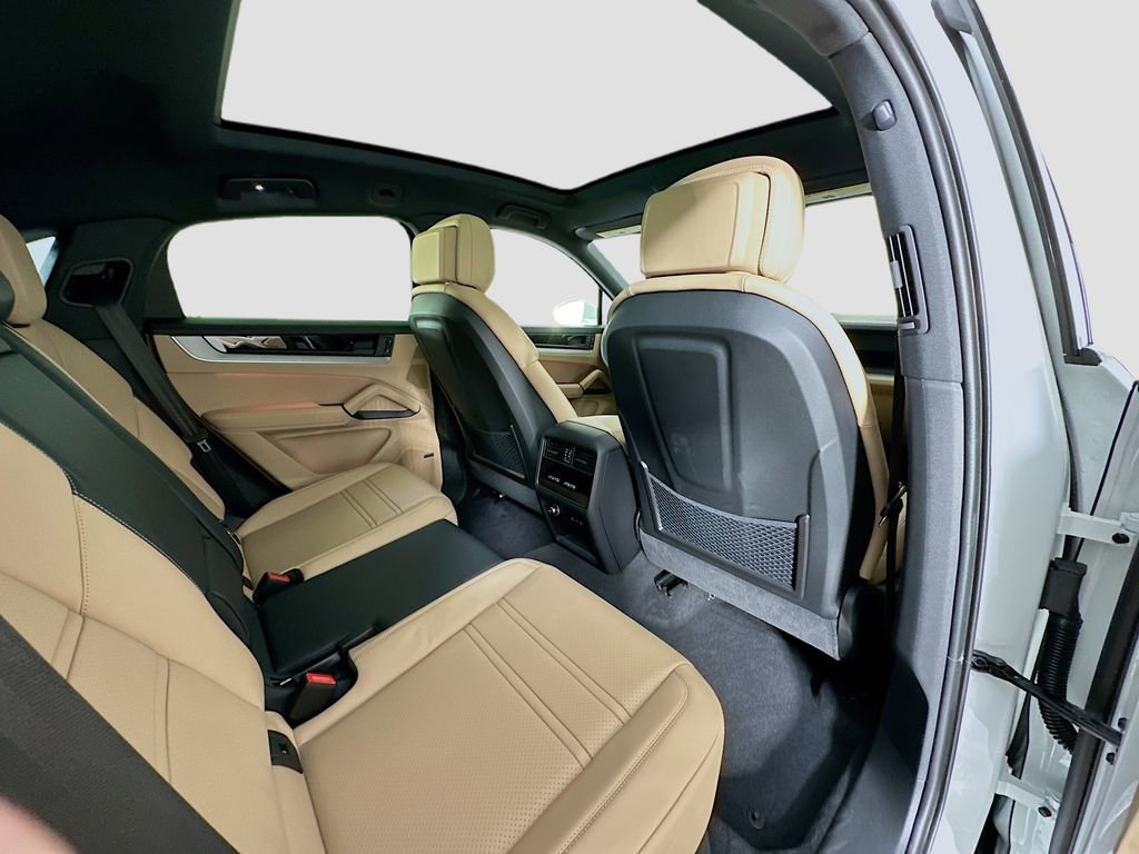 New 2026 Porsche Cayenne Coupe AWD/4WD image 27