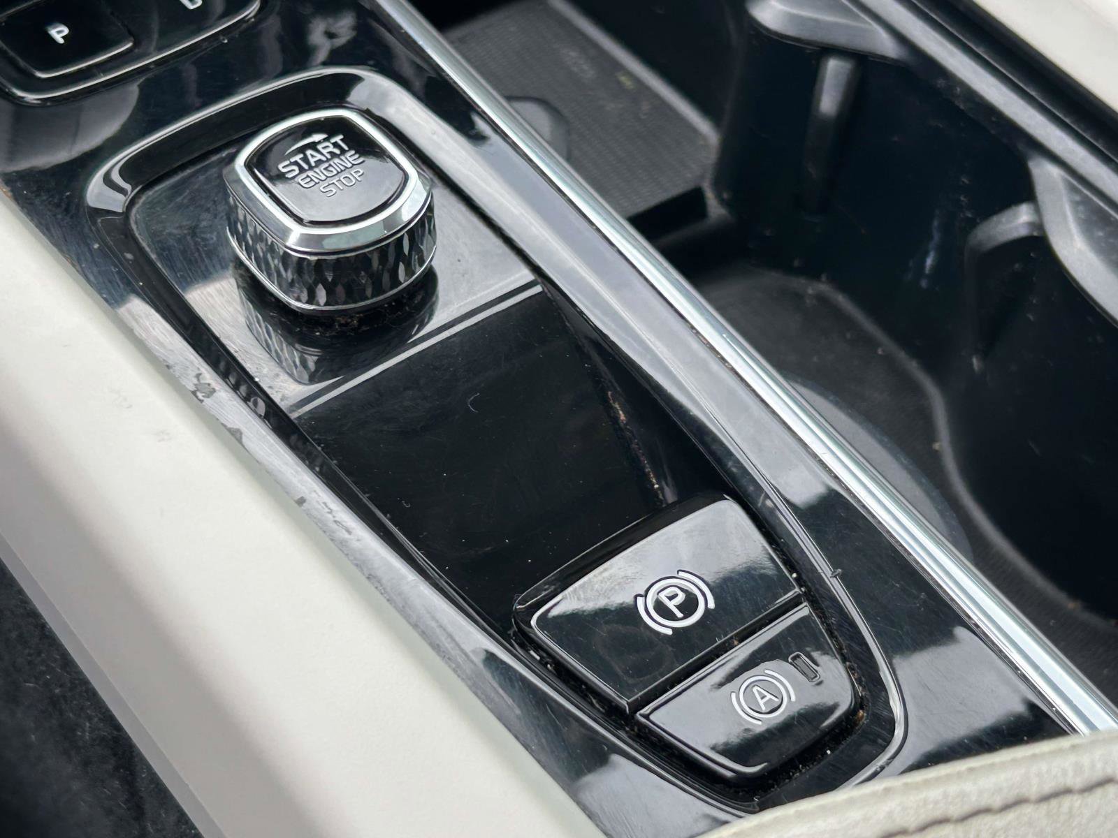 Certified 2023 Volvo XC60 B5 Plus w/ Climate Package image 30