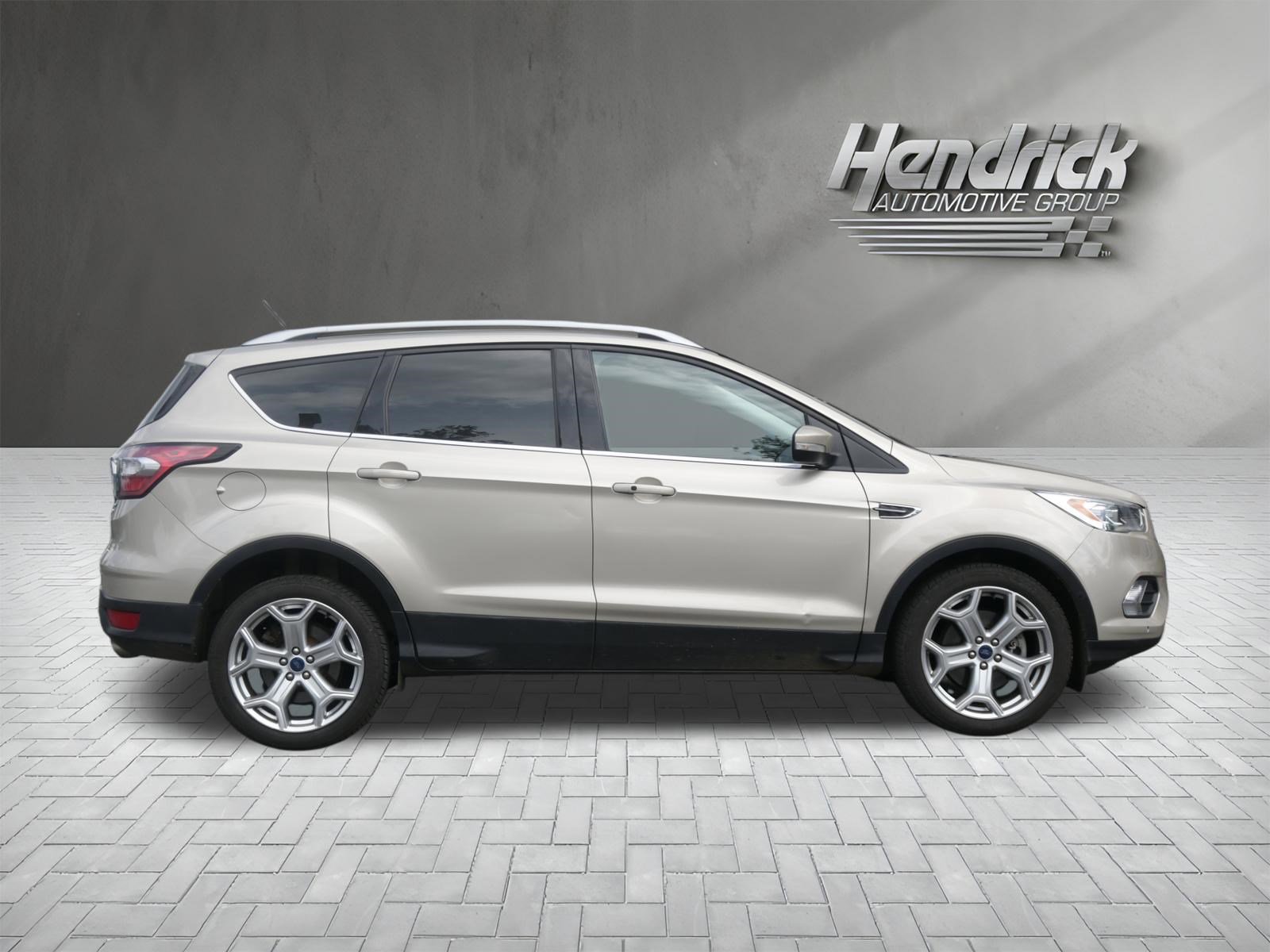 Used 2018 Ford Escape Titanium w/ Ford Safe & Smart Package AWD/4WD image 10