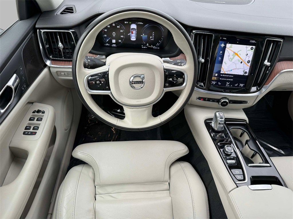 Used 2019 Volvo S60 T8 Inscription image 4