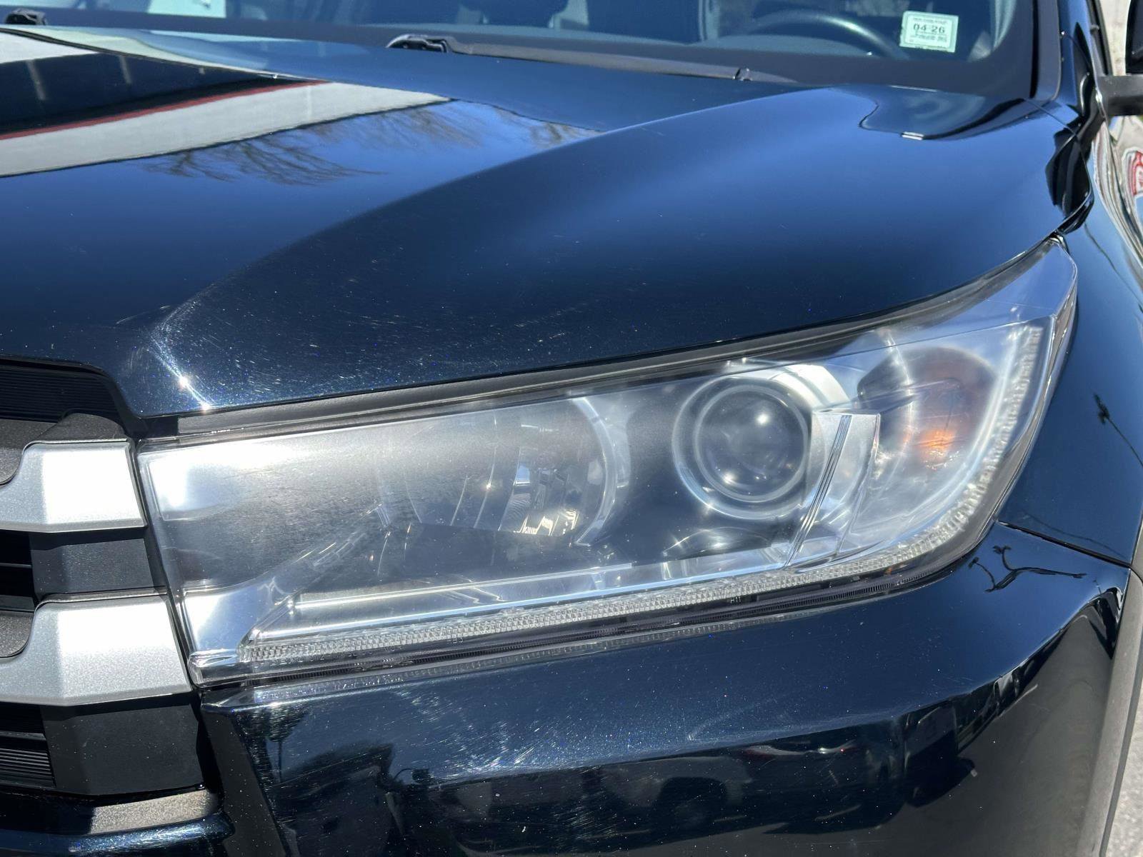 Used 2019 Toyota Highlander XLE AWD/4WD image 8