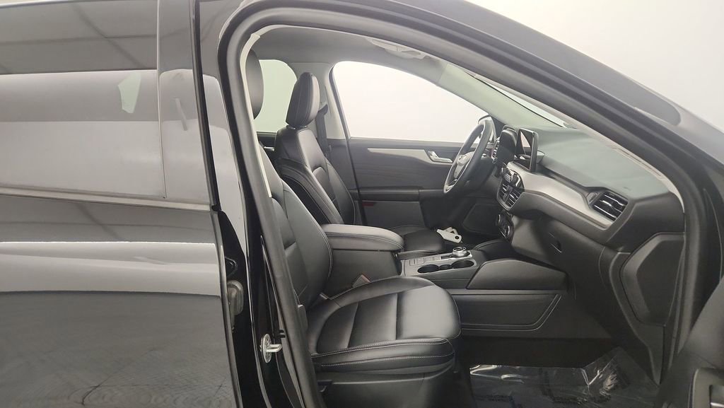 Used 2022 Ford Escape SEL image 34