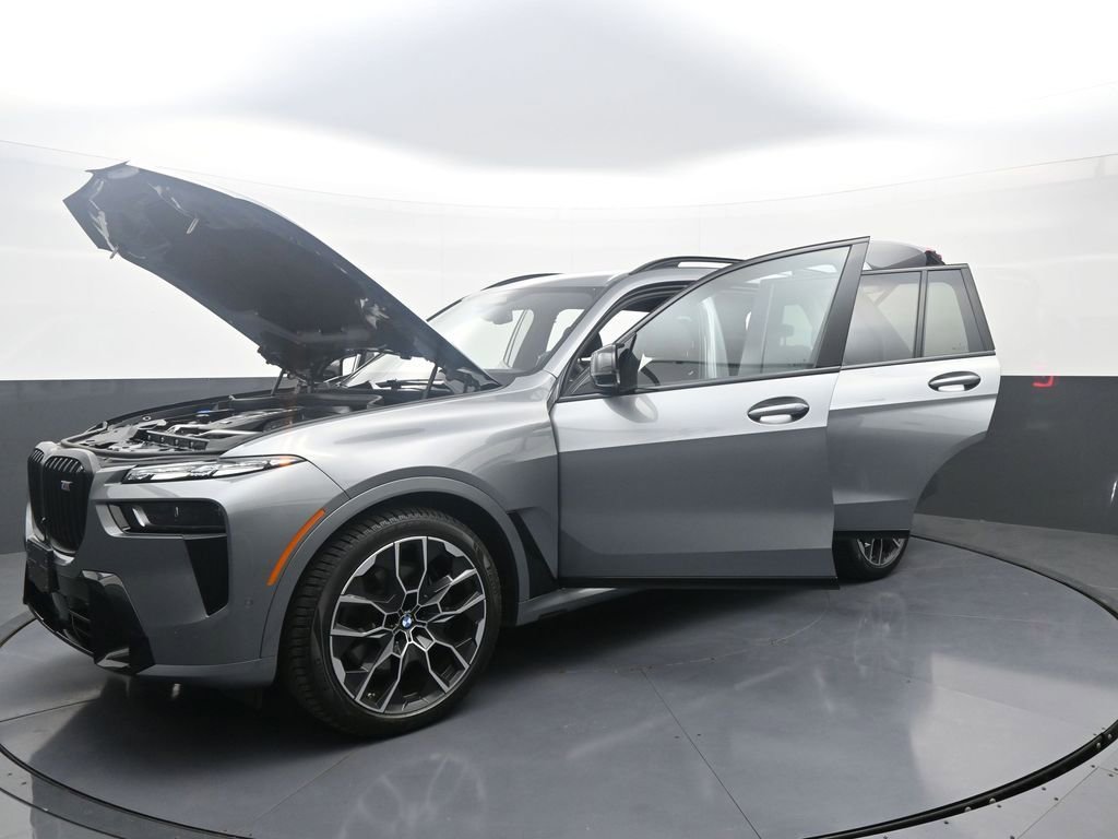 Used 2025 BMW X7 M60i w/ Executive Package image 40