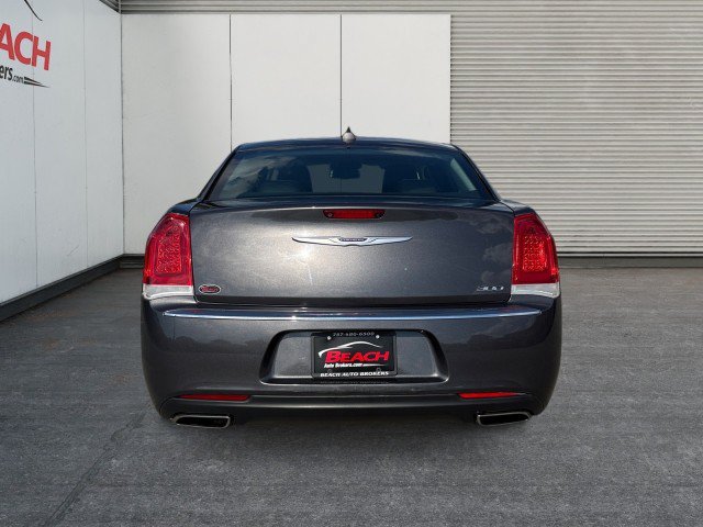 Used 2019 Chrysler 300 Limited RWD image 14