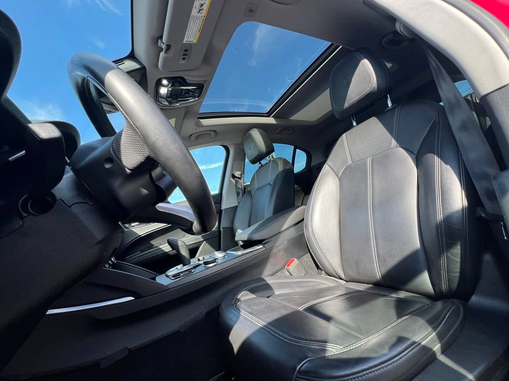 Used 2020 Alfa Romeo Stelvio Ti w/ Active Blind Spot Package AWD/4WD image 14