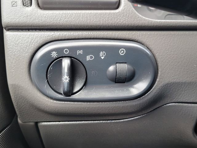 Used 2005 Ford Explorer XLT image 21