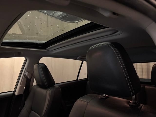 Used 2018 Toyota RAV4 Limited w/ Advanced Technology Package AWD/4WD image 18