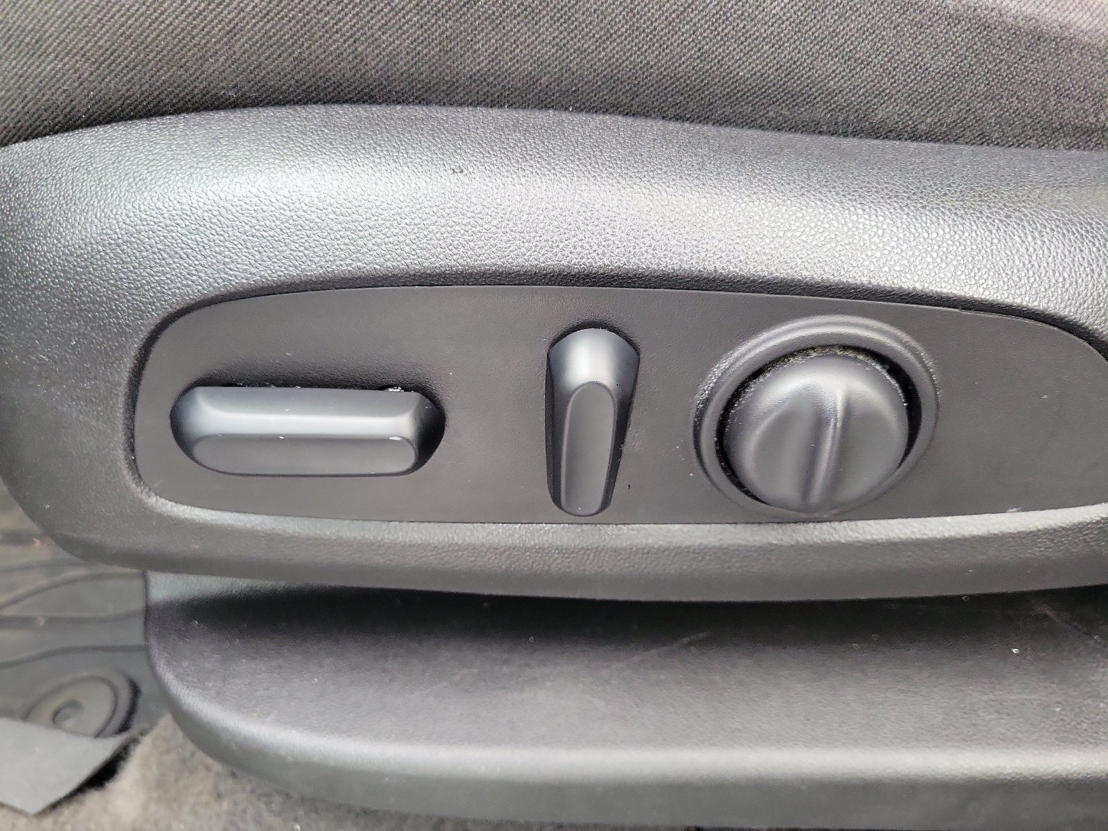 Used 2020 Chevrolet Equinox LT FWD image 13
