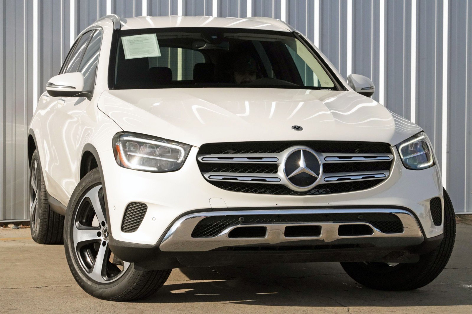 Used 2021 Mercedes-Benz GLC 300 image 2
