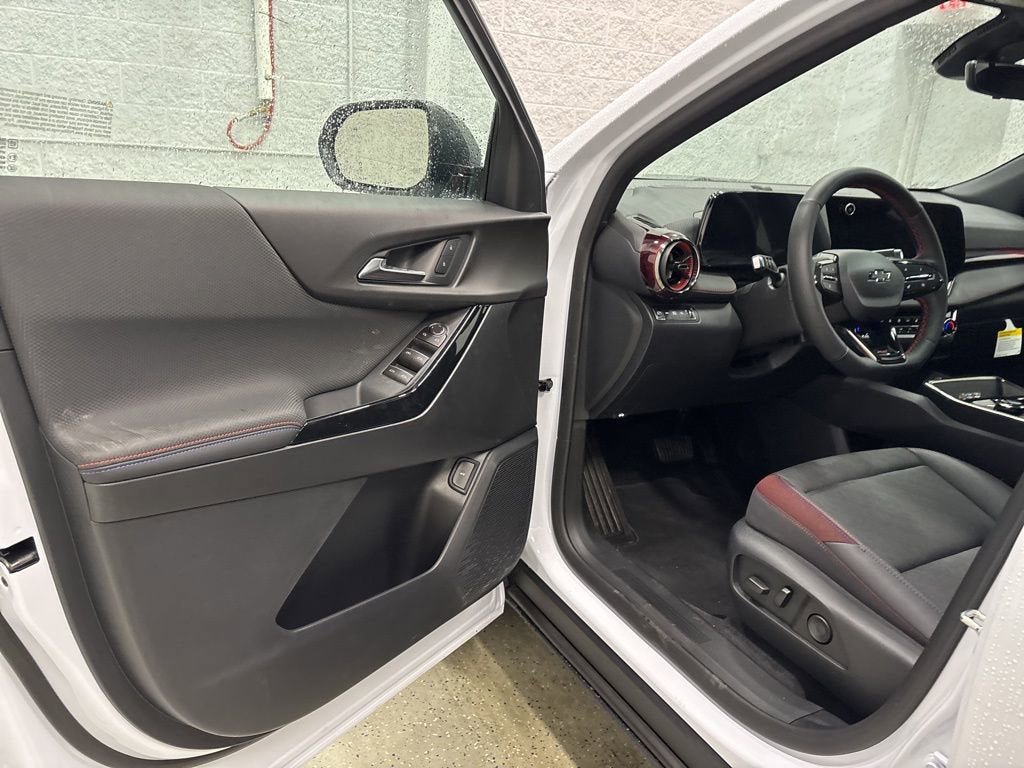 New 2026 Chevrolet Equinox RS w/ Safety and Technology Package AWD/4WD image 13