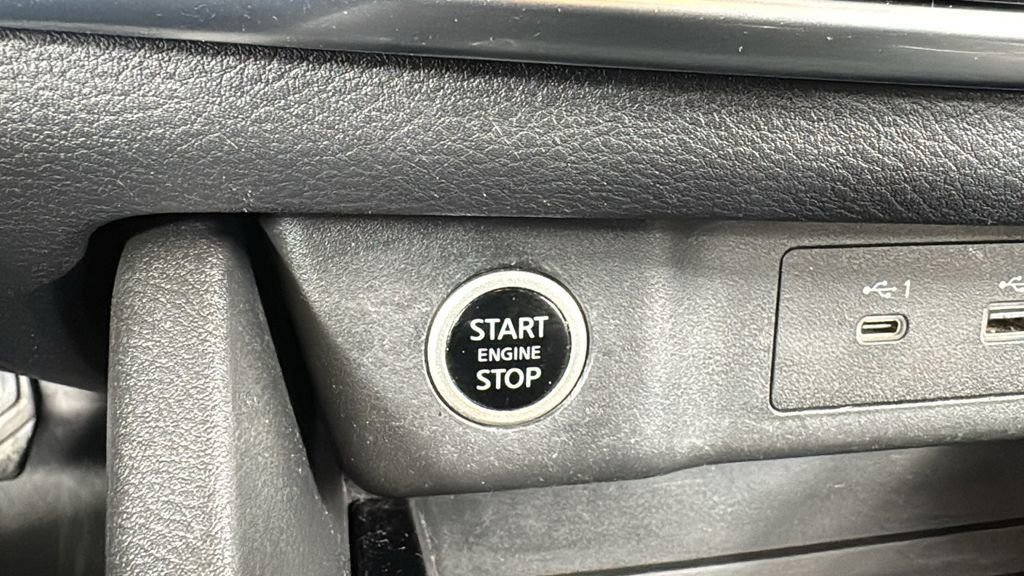 Used 2021 Nissan Rogue SV image 23