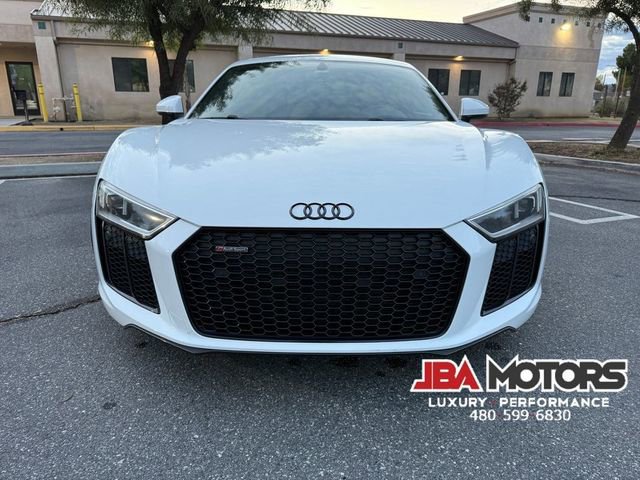 Used 2018 Audi R8 V10 w/ Carbon Exterior Package image 27