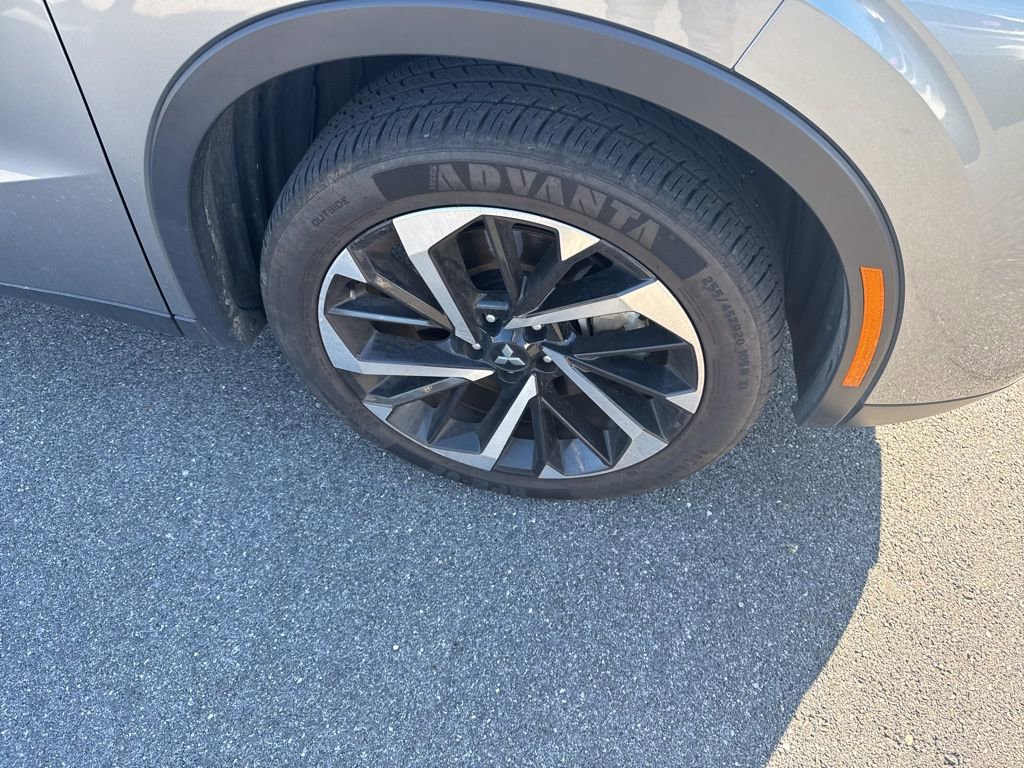 Used 2024 Mitsubishi Outlander SE image 9