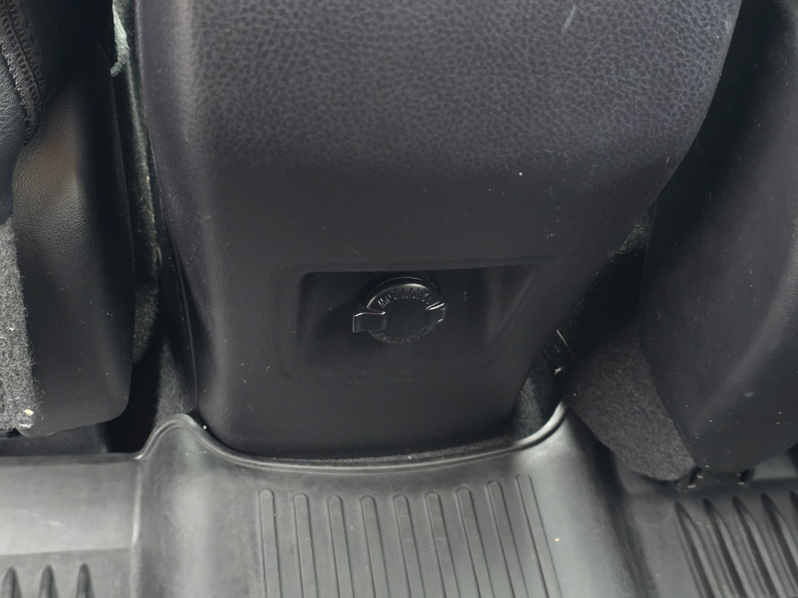 Used 2017 Toyota RAV4 Platinum FWD image 25