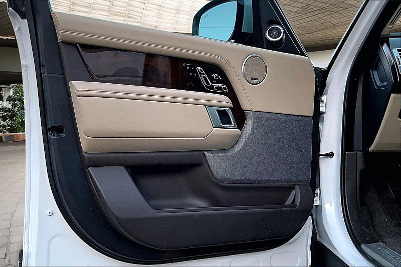 Used 2021 Land Rover Range Rover Westminster Edition image 17