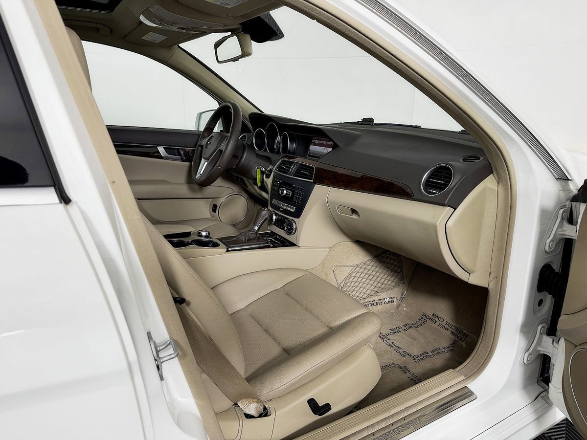 Used 2014 Mercedes-Benz C 300 4MATIC Sedan image 37