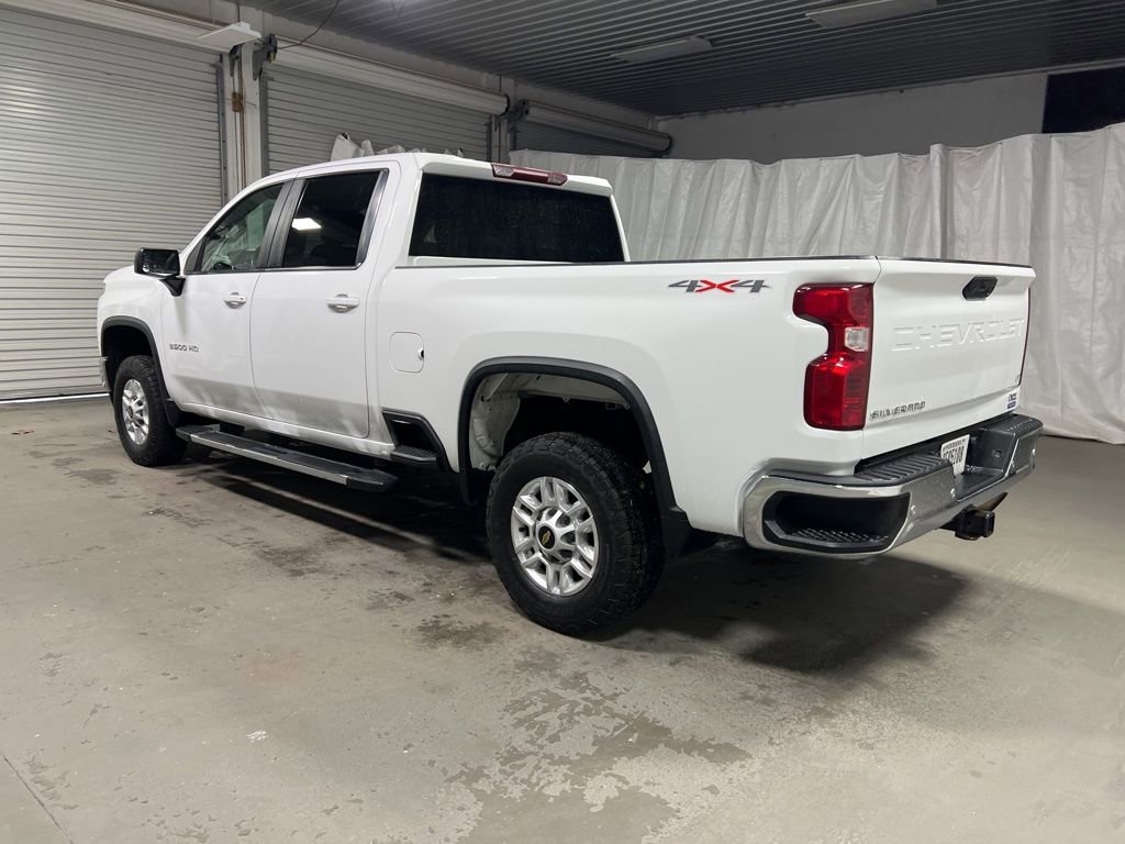 Used 2022 Chevrolet Silverado 2500 LT AWD/4WD image 5