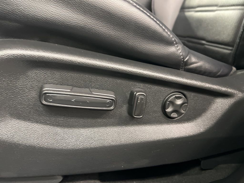 Used 2018 Honda CR-V Touring image 25