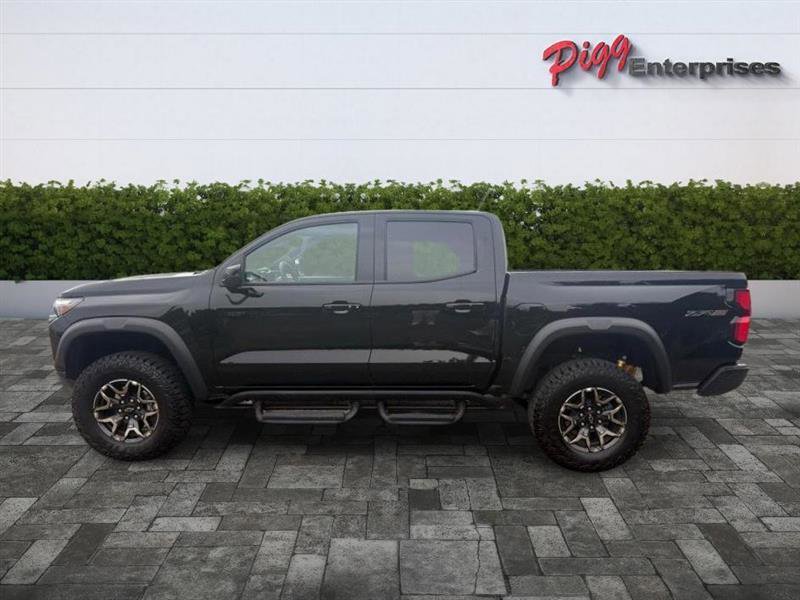 Used 2025 Chevrolet Colorado ZR2 w/ Technology Package AWD/4WD image 3
