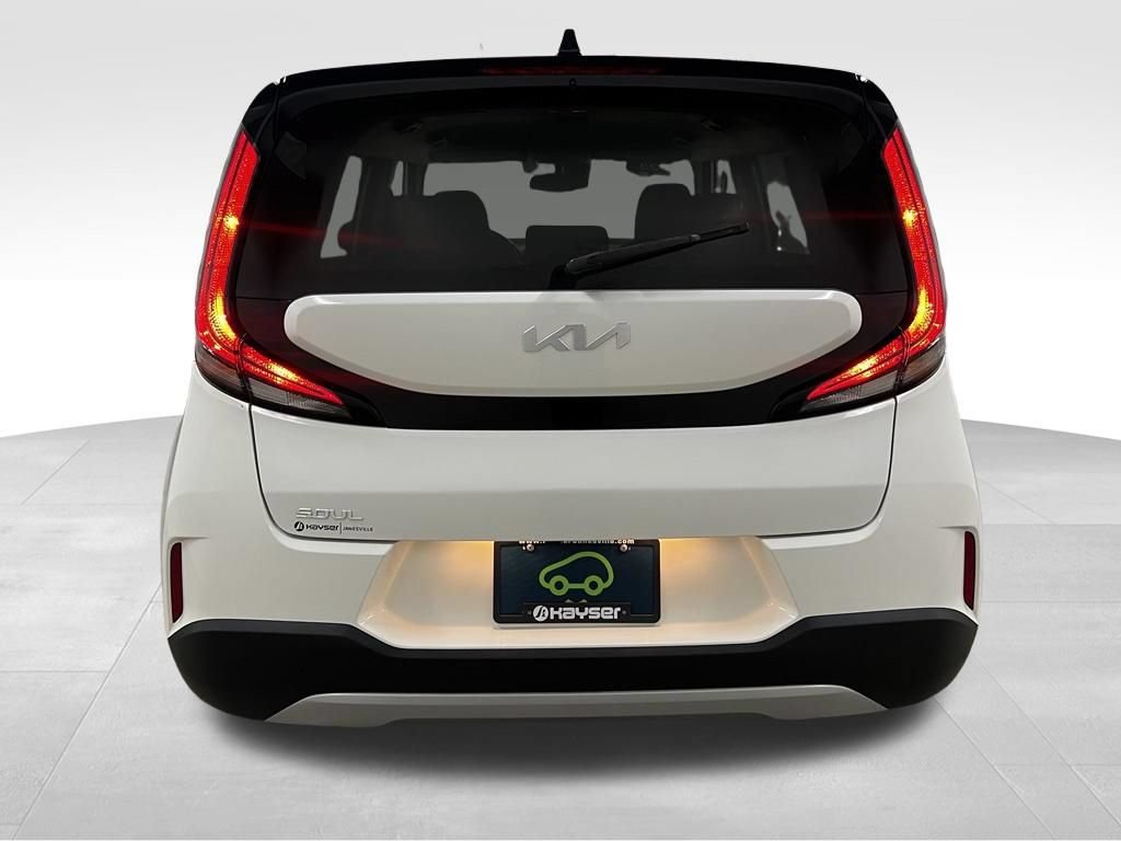 Used 2023 Kia Soul S FWD image 5