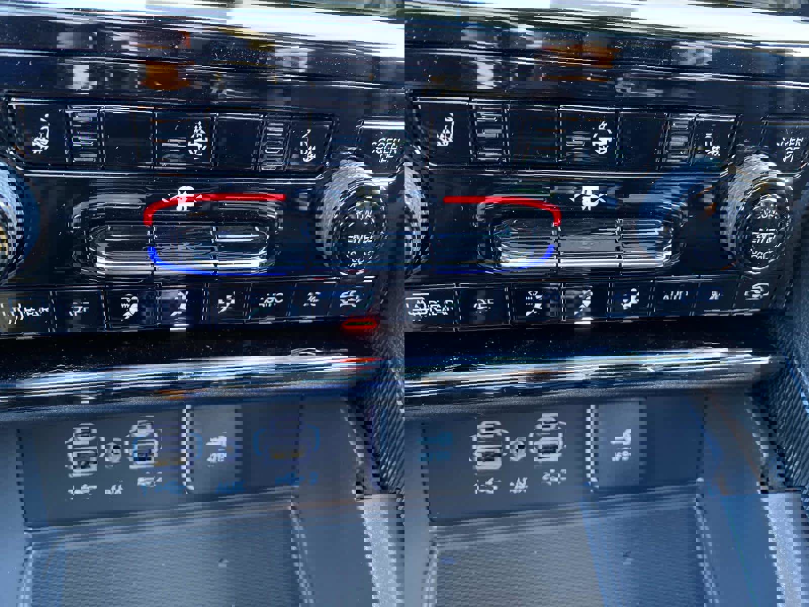 New 2025 Jeep Grand Cherokee Laredo image 12