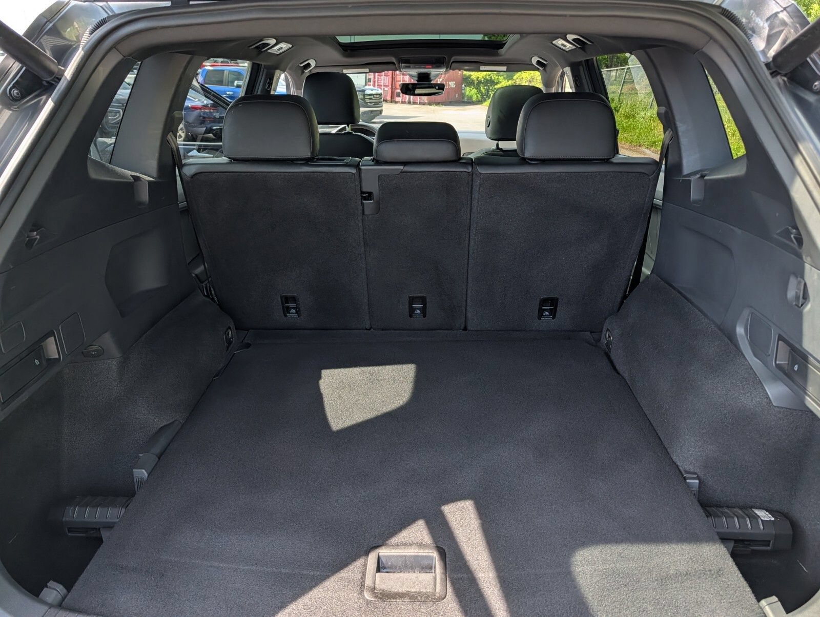 Used 2020 Volkswagen Tiguan SEL Premium R-Line AWD/4WD image 24