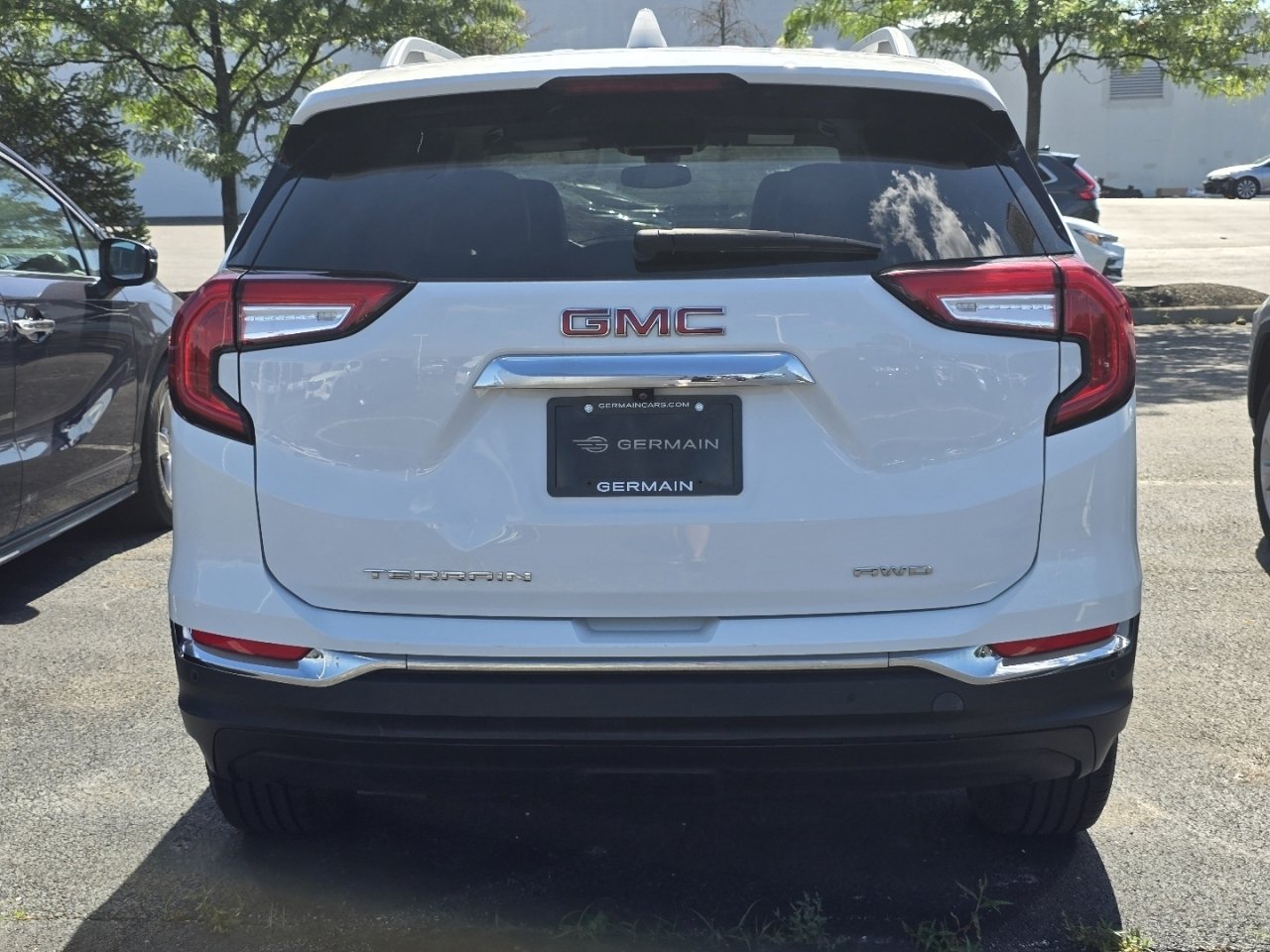 Used 2023 GMC Terrain SLT AWD/4WD image 6