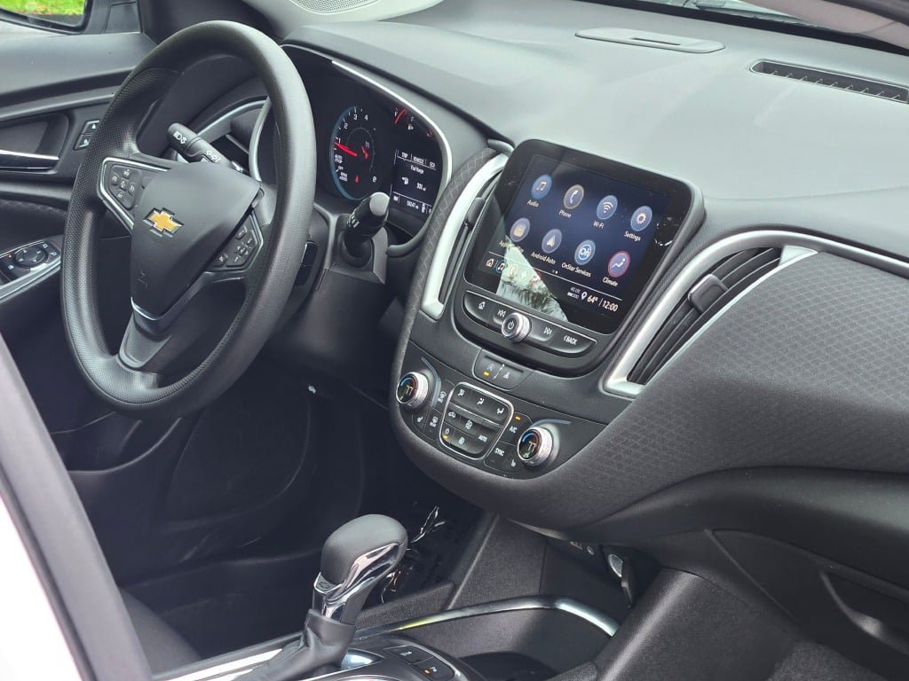 Used 2024 Chevrolet Malibu LT FWD image 9