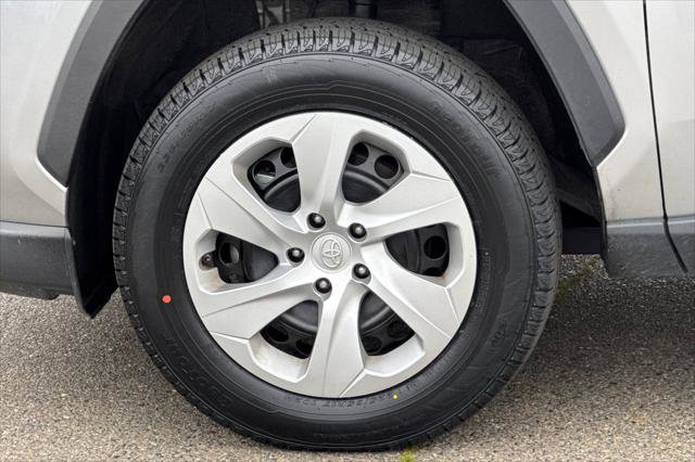 Certified 2024 Toyota RAV4 LE image 30