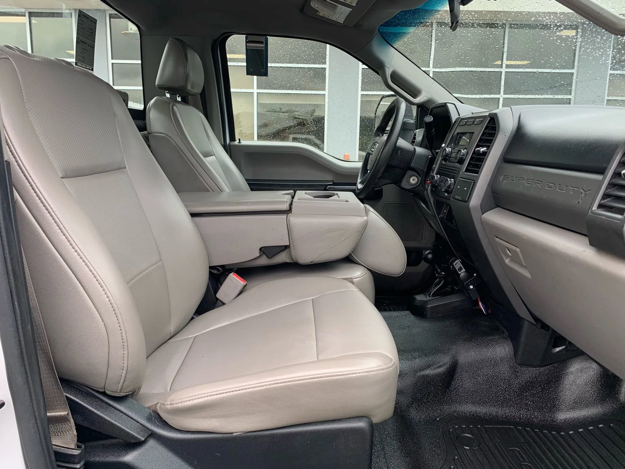 Used 2017 Ford F550 XL 169  W.B. 2D image 22