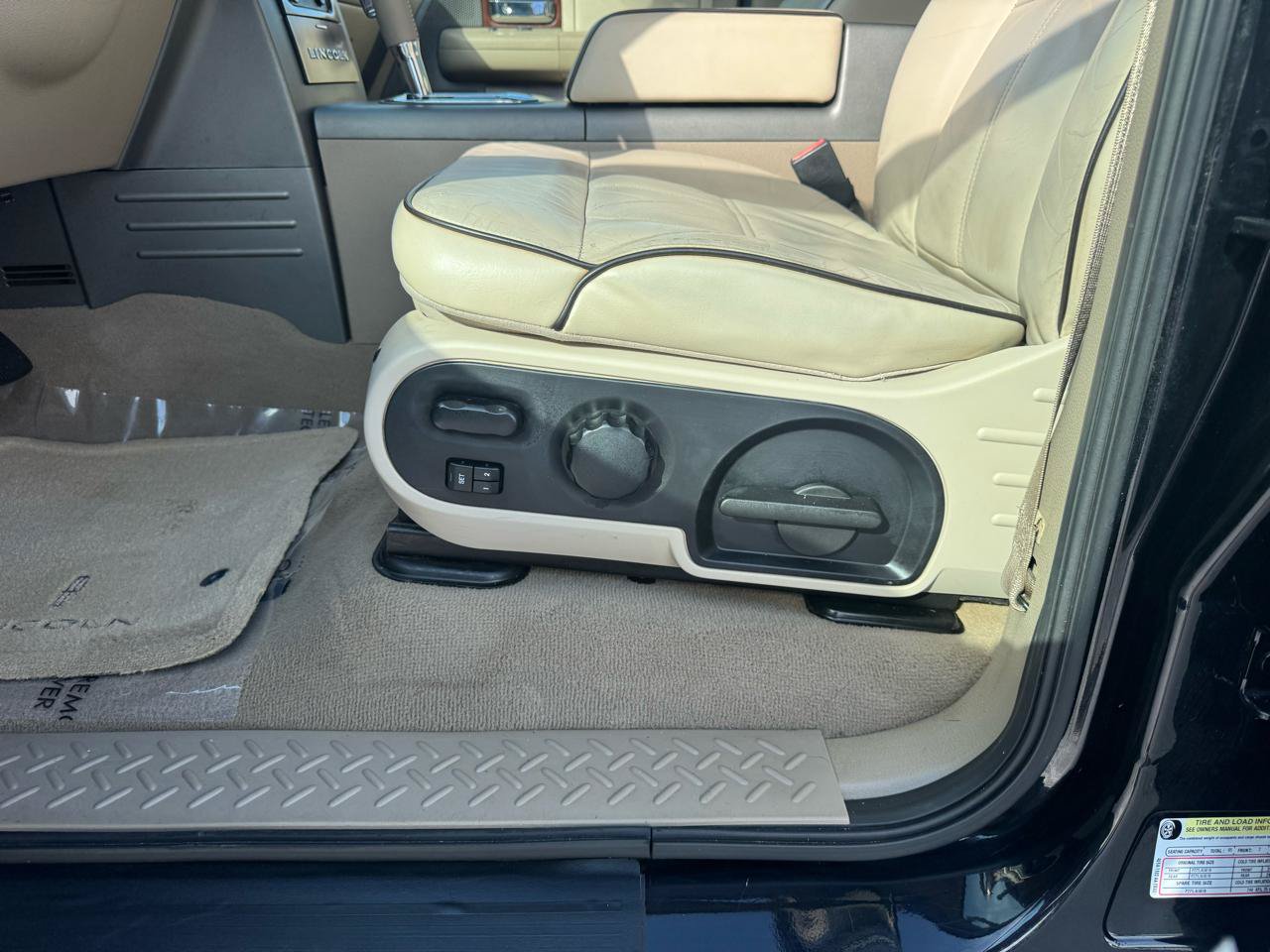 Used 2006 Lincoln Mark LT 4x4 image 13