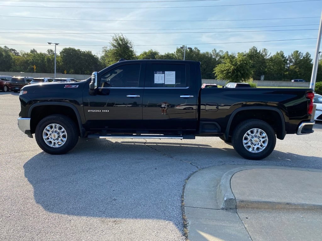 Used 2024 Chevrolet Silverado 2500 LTZ w/ LTZ Convenience Package AWD/4WD image 4