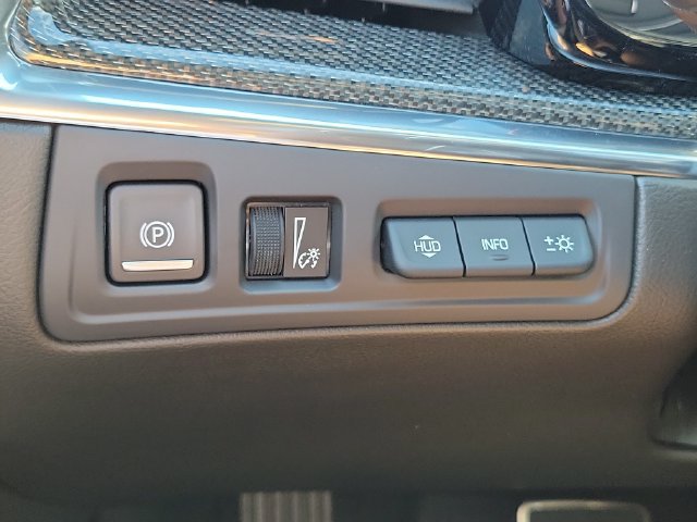 New 2026 Cadillac XT5 Sportv w/ LPO, Floor Liner Package AWD/4WD image 21