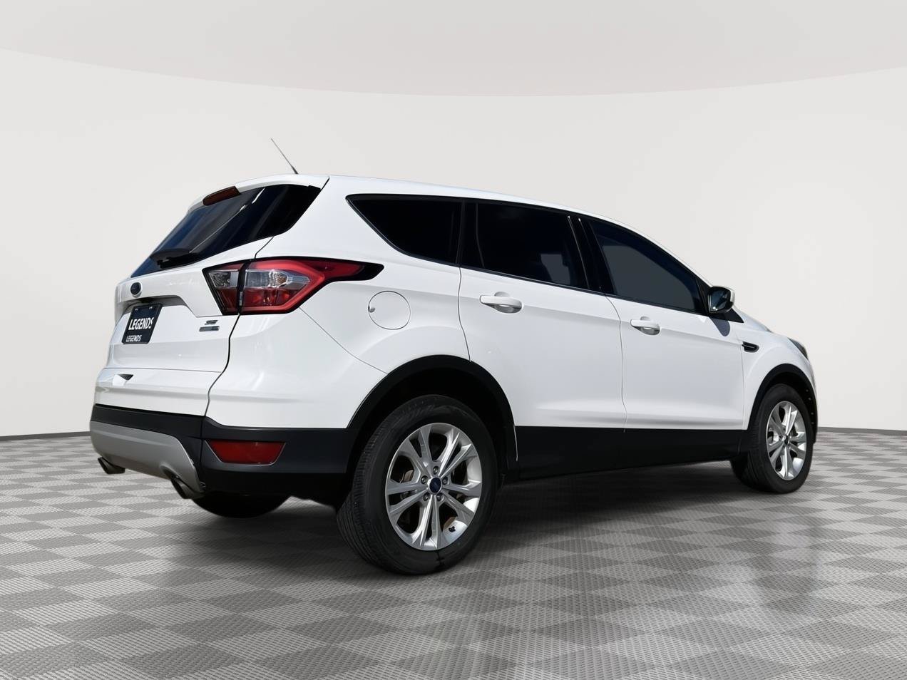 Used 2017 Ford Escape SE AWD/4WD image 6